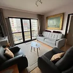 Frontaal zeezicht in appartement de Strandjutter